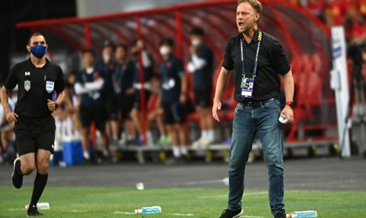 Huấn luyện viên Mano Polking tạm thời dẫn dắt U23 Thái Lan trước khi tìm kiếm được người thay thế. Ảnh: FAT
