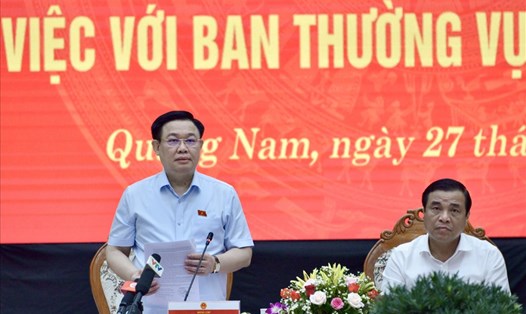 Chủ tịch Quốc hội Vương Đình Huệ và đoàn công tác đã làm việc với Ban Thường vụ Tỉnh ủy tỉnh Quảng Nam sáng 27.7.