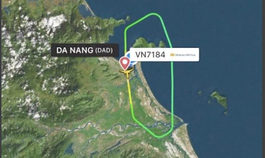 Máy bay chở 111 khách đi Hà Nội hạ cách khẩn cấp tại Đà Nẵng.