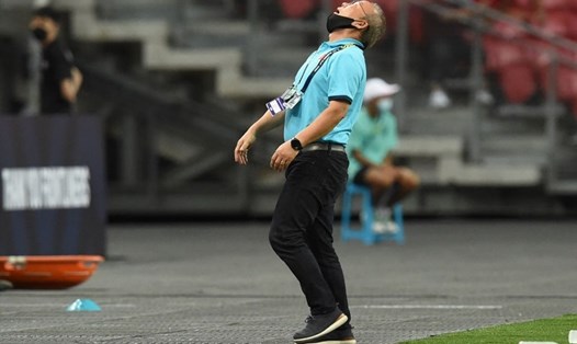 Biểu cảm thất vọng của huấn luyện viên Park Hang-seo khi tuyển Việt Nam thua tuyển Thái Lan tại bán kết AFF Cup 2020. Ảnh: AFP