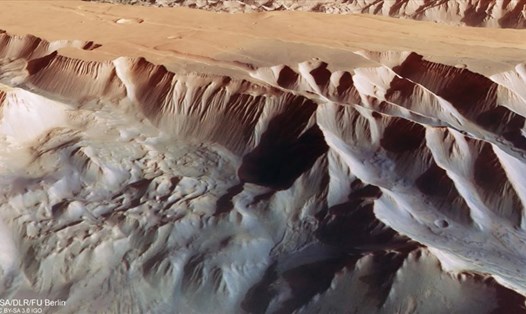 Rãnh Tithonium trên sao Hỏa. Ảnh: ESA