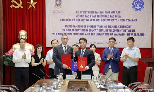 Lễ ký kết hợp tác giữa BHXH Việt Nam và Đại học Waikato. Ảnh: Hằng Hà