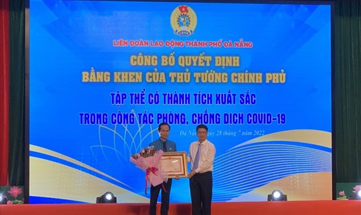 Liên đoàn Lao động thành phố Đà Nẵng được Thủ tướng Chính phủ tặng Bằng khen vì thành tích trong năm 2020 - 2021. Ảnh: Tường Minh