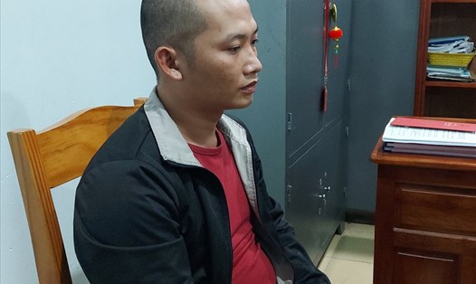 Đối tượng Trần Thanh Tú bị khởi tố bị can, bắt tạm giam để điều tra hành vi hành hạ con.