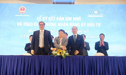 Lễ ký kết biên bản ghi nhớ hợp tác đầu tư dự án nhà máy hoá dầu Stavian Quảng Yên có vốn đầu tư 1,5 tỉ USD. Ảnh: Nguyễn Hùng