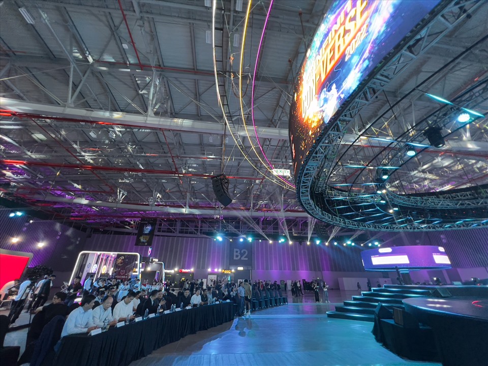 Blockchain Global Day 2022 thu hút sự quan tâm của đông đảo các bạn trẻ, chuyên gia trong lĩnh vực này. Ảnh: Anh Linh