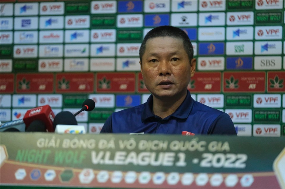 HLV Chu Đình Nghiêm: "Cầu thủ Hải Phòng không tôn trọng đối thủ"