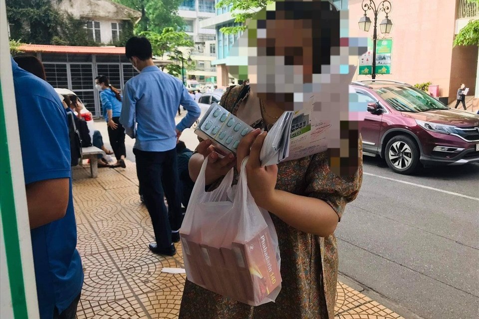 Nhịp sống 24h: Bộ Y tế mở hồ sơ 3 gói thầu cung cấp thuốc Nhịp sống 24h: Bộ Y tế mở hồ sơ 3 gói thầu cung cấp thuốc