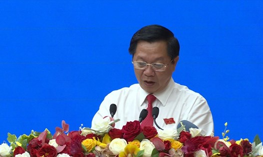 Ông Hà Văn Phúc, Giám đốc Sở Y tế Kiên Giang trả lời chất vấn của đại biểu HĐND. Ảnh: PV