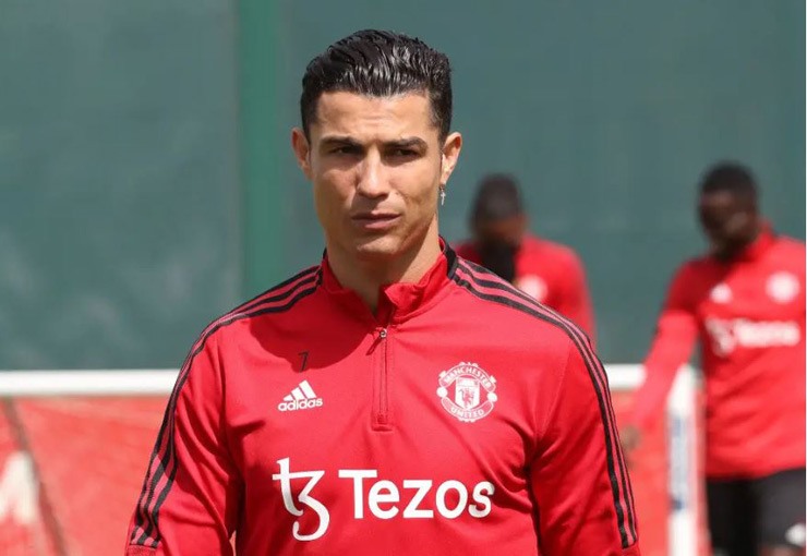 Cristiano Ronaldo tự ví mình là "Vua"…