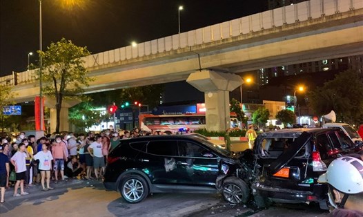 Hiện trường vụ tai nạn liên hoàn tối 28.7 vừa qua tại Hà Đông, Hà Nội. Ảnh: T.K