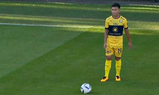 Quang Hải đã có màn trình diễn tốt trong hơn 30 phút có mặt trên sân trong màu áo Pau FC tại Ligue 2. Ảnh: PauFC