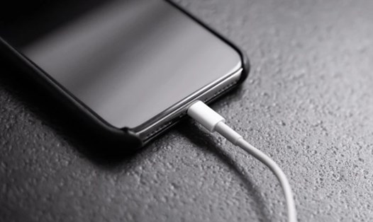 Có thể, iPhone 15 sẽ là dòng điện thoại đầu tiên của Apple có cổng sạc USB - C. Ảnh chụp màn hình