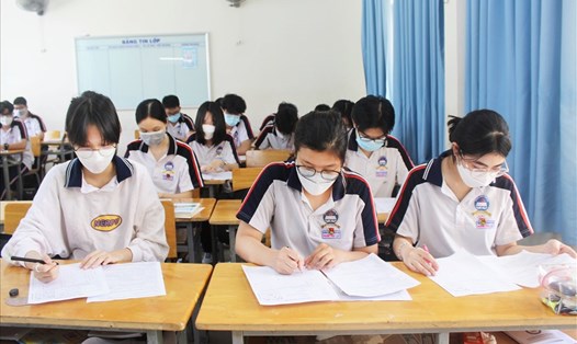 Học sinh trường THPT Trần Nguyên Hãn ôn tập trước kỳ thi tốt nghiệp. Ảnh: K.C