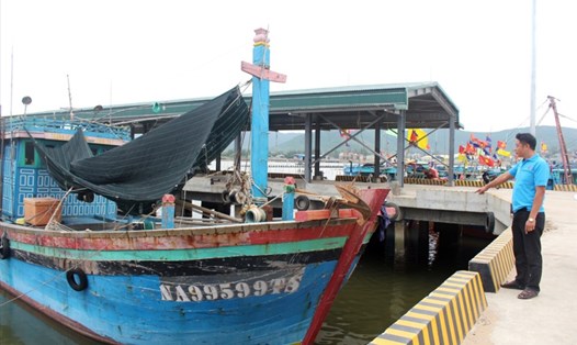 Tàu cá đang nằm bờ tại cảng Lạch Quèn (huyện Quỳnh Lưu - Nghệ An). Ảnh: QĐ