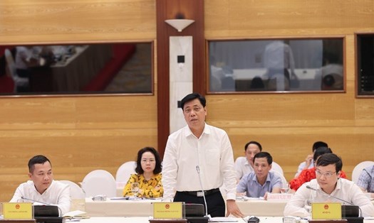Thứ trưởng Bộ Giao thông vận tải Nguyễn Ngọc Đông trả lời câu hỏi của báo chí. Ảnh: Phạm Đông