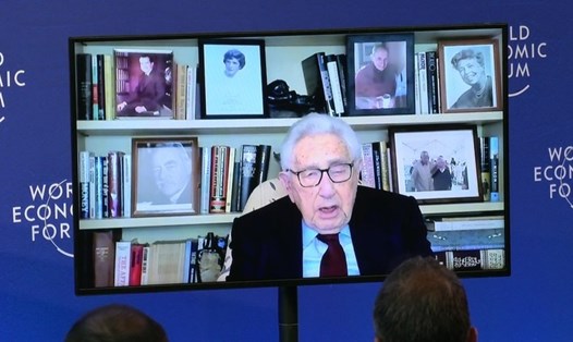 Cựu Ngoại trưởng Mỹ Henry Kissinger phát biểu về Ukraina tại Diễn đàn Kinh tế Thế giới 2022. Ảnh chụp màn hình