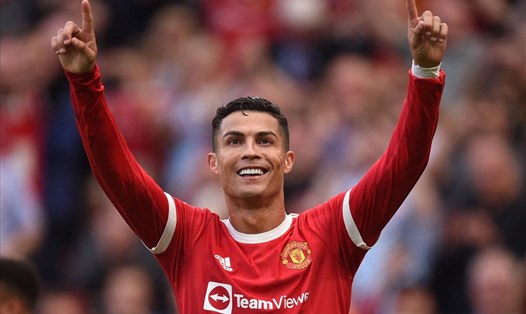 Có nhiều đồn đoán về việc Ronaldo rời Man United mùa hè này. Ảnh: AFP.