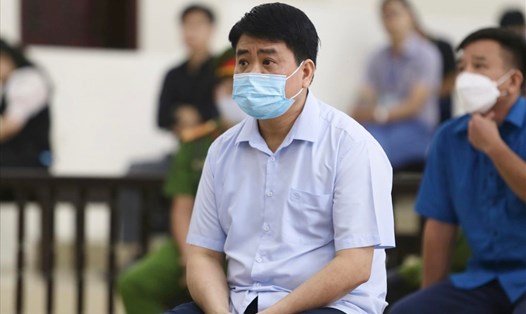 Cựu Chủ tịch Nguyễn Đức Chung tại phiên toà phúc thẩm vụ án sai phạm mua chế phẩm Redoxy-3C. Ảnh: V.D