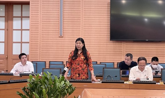 Bà Nguyễn Lan Hương - Chủ tịch Ủy ban MTTQ Việt Nam thành phố Hà Nội phát biểu ý kiến. Ảnh: PV