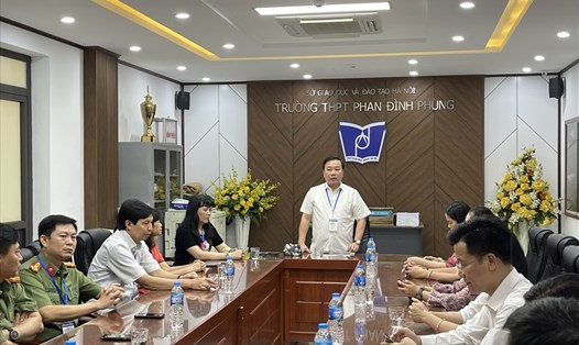 Phó Chủ tịch Hà Nội kiểm tra công tác chuẩn bị kỳ thi tốt nghiệp THPT.