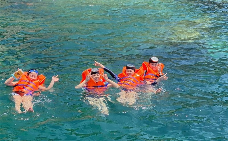 Du khách trở lại Cù Lao Chàm sau 2 năm bị ảnh hưởng bởi dịch bệnh