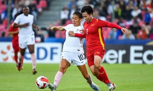 Tuyển nữ Việt Nam (áo đỏ) sẽ ra quân với kết quả thuận lợi tại AFF Cup nữ 2022? Ảnh: AFP