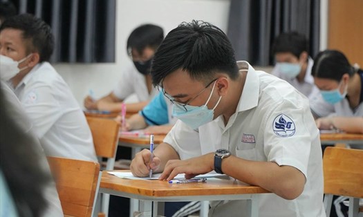 Sáng 7.7, thí sinh tiến hành làm bài thi môn Ngữ văn trong Kỳ thi tốt nghiệp THPT.