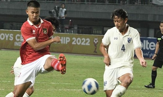 U19 Indonesia (áo đỏ) vẫn còn rất nhiều cơ hội để giành vé vào bán kết giải U19 Đông Nam Á 2022. Ảnh: Antara