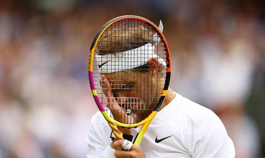 Bên cạnh những lời khen ngợi, Rafael Nadal vẫn phải nhận sự chỉ trích sau trận tứ kết Wimbledon 2022. Ảnh: Wimbledon