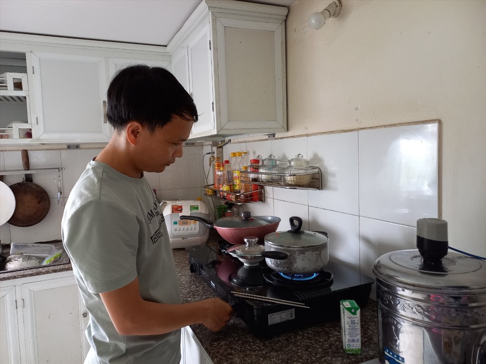 Người lao động tại tỉnh Đồng Nai có cuộc sống khó khăn sau đại dịch COVID-19. Ảnh: Hà Anh Chiến