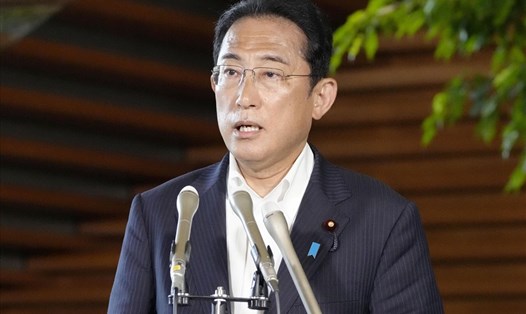 Thủ tướng Nhật Bản Kishida Fumio trong cuộc họp báo ở Tokyo ngày 8.7 sau vụ ông Abe Shinzo bị bắn. Ảnh chụp màn hình Kyodo/Reuters