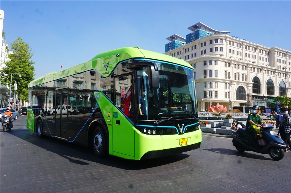 Hiện TPHCM đang có 128 tuyến xe buýt hoạt động.   Ảnh: M.Q