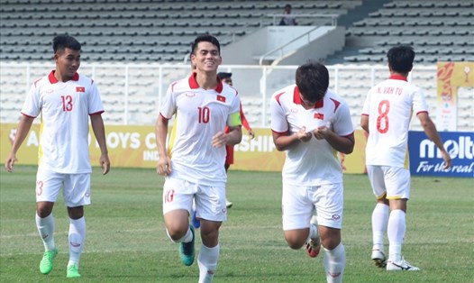 U19 Việt Nam vẫn chưa thể chắc chắn tấm vé vào bán kết giải U19 Đông Nam Á. Ảnh: H.A