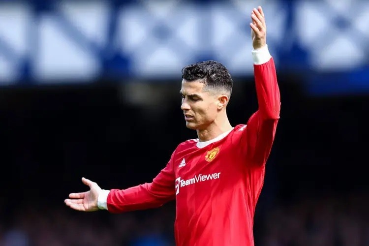 Ronaldo trên đường rời Man United: Không có người này sẽ có người khác