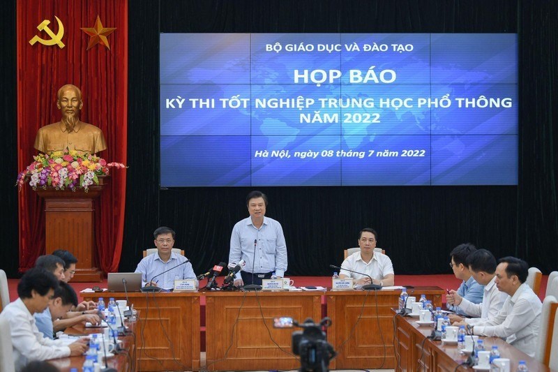 Bộ GDĐT họp báo, trả lời hàng loạt vấn đề nóng về kỳ thi tốt nghiệp