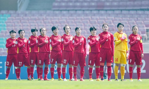 Đội hình chính của đội tuyển nữ Việt Nam sẽ được vào sân làm nóng trong trận đấu gặp đội tuyển nữ Lào. Ảnh: VFF