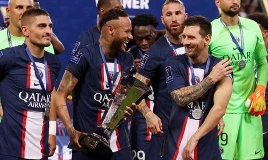 Lionel Messi cùng PSG giành danh hiệu đầu tiên trong mùa giải 2022-23. Ảnh: AFP
