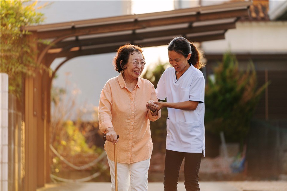 "FWD Care - Chăm sóc phục hồi" đồng hành cùng khách hàng sau khi chi trả quyền lợi bảo hiểm "FWD Care - Chăm sóc phục hồi" đồng hành cùng khách hàng sau khi chi trả quyền lợi bảo hiểm