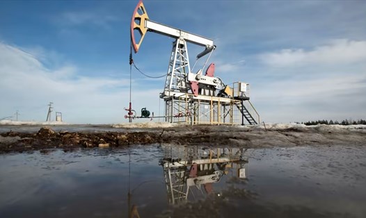 EU vào cuối tháng 7 đã sửa đổi một số hạn chế về giao dịch với các công ty dầu khí nhà nước Nga. Ảnh: Bloomberg