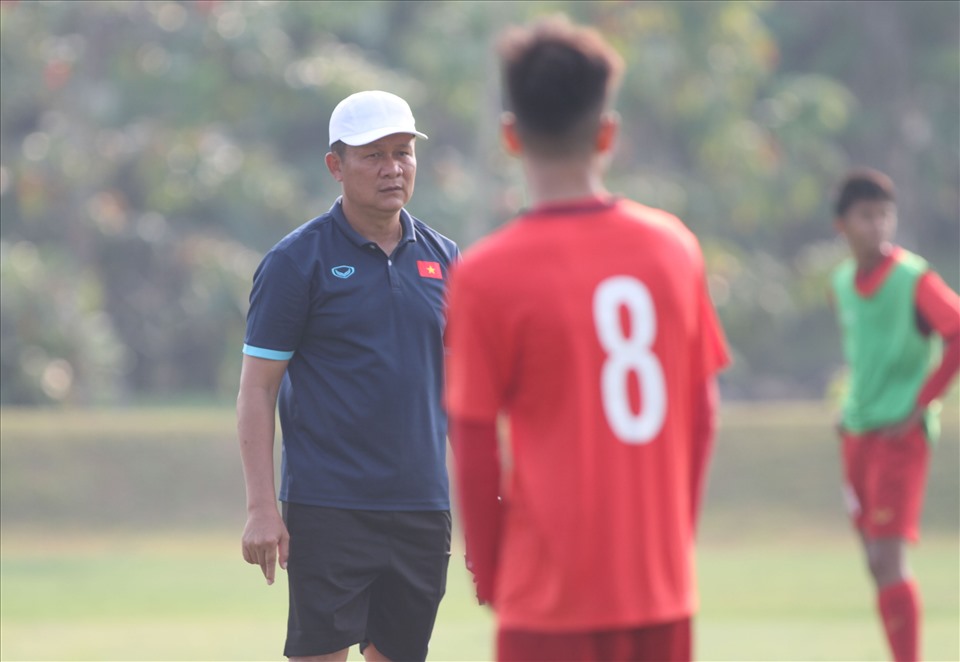U16 Việt Nam chuẩn bị đấu pháp đối đầu U16 Philippines