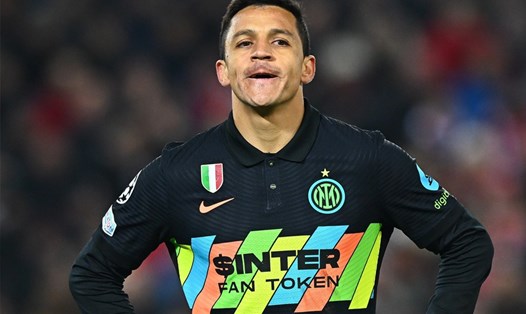 Sanchez sẽ rời Inter Milan trong mùa hè 2022 này. Ảnh: The Sun