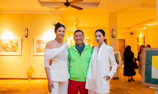 Hoa hậu Ngọc Hân lần đầu tiên tổ chức triển lãm cho các họa sĩ tại Đà Lạt. Ảnh: NVCC