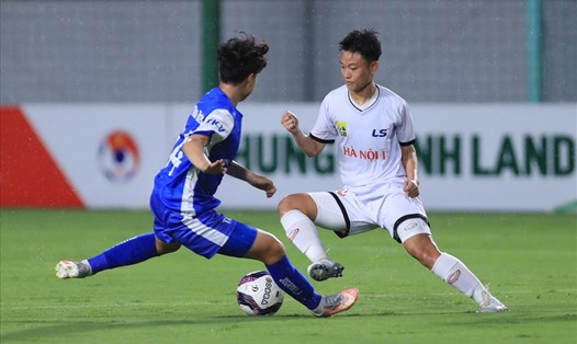Hà Nội I (áo trắng) giành chiến thắng trước Than Khoáng Sản Việt Nam (áo xanh) qua đó ghi tên vào vòng bán kết cúp quốc gia nữ 2022. Ảnh: Minh Dân