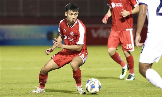 Nguyễn Xuân Kiên trong trận đấu với Kuala Lumpur City. Ảnh: Thanh Vũ
