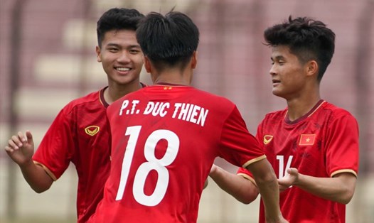 U16 Việt Nam đối đầu U16 Indonesia ở chung kết U16 Đông Nam Á 2022. Ảnh: VFF.
