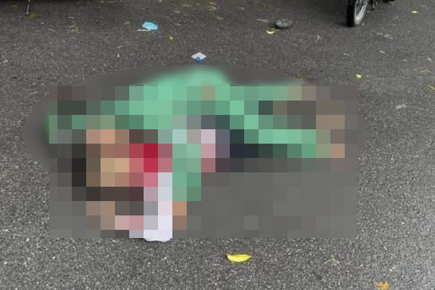 Hiện trường vụ việc nghiêm trọng xảy ra trên phố Hàng Bài.