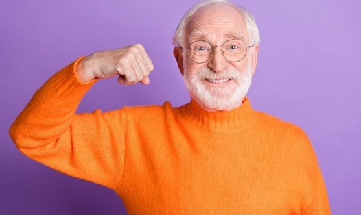 Khi bạn đến tuổi trung niên, khối lượng cơ của bạn có thể bắt đầu giảm. Ảnh: Eatthis
