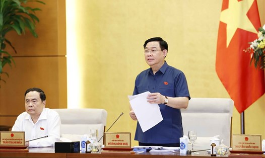 Chủ tịch Quốc hội Vương Đình Huệ phát biểu bế mạc phiên họp. Ảnh: Thành Chung
