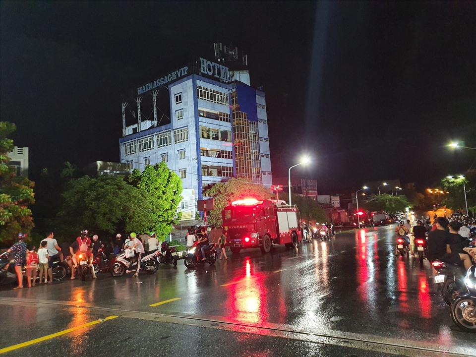 Hải Phòng: Một khối nhà của khách sạn Hải Yến đột nhiên bị sập